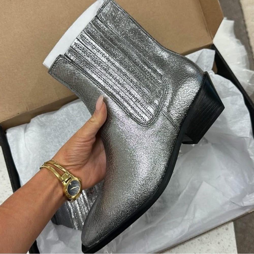 bnib silver metallic seychelles boots